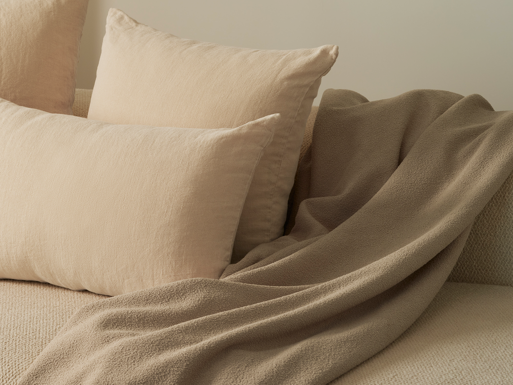 bed throws, fleece blanket, fluffy blanket, throw blankets, throws, 