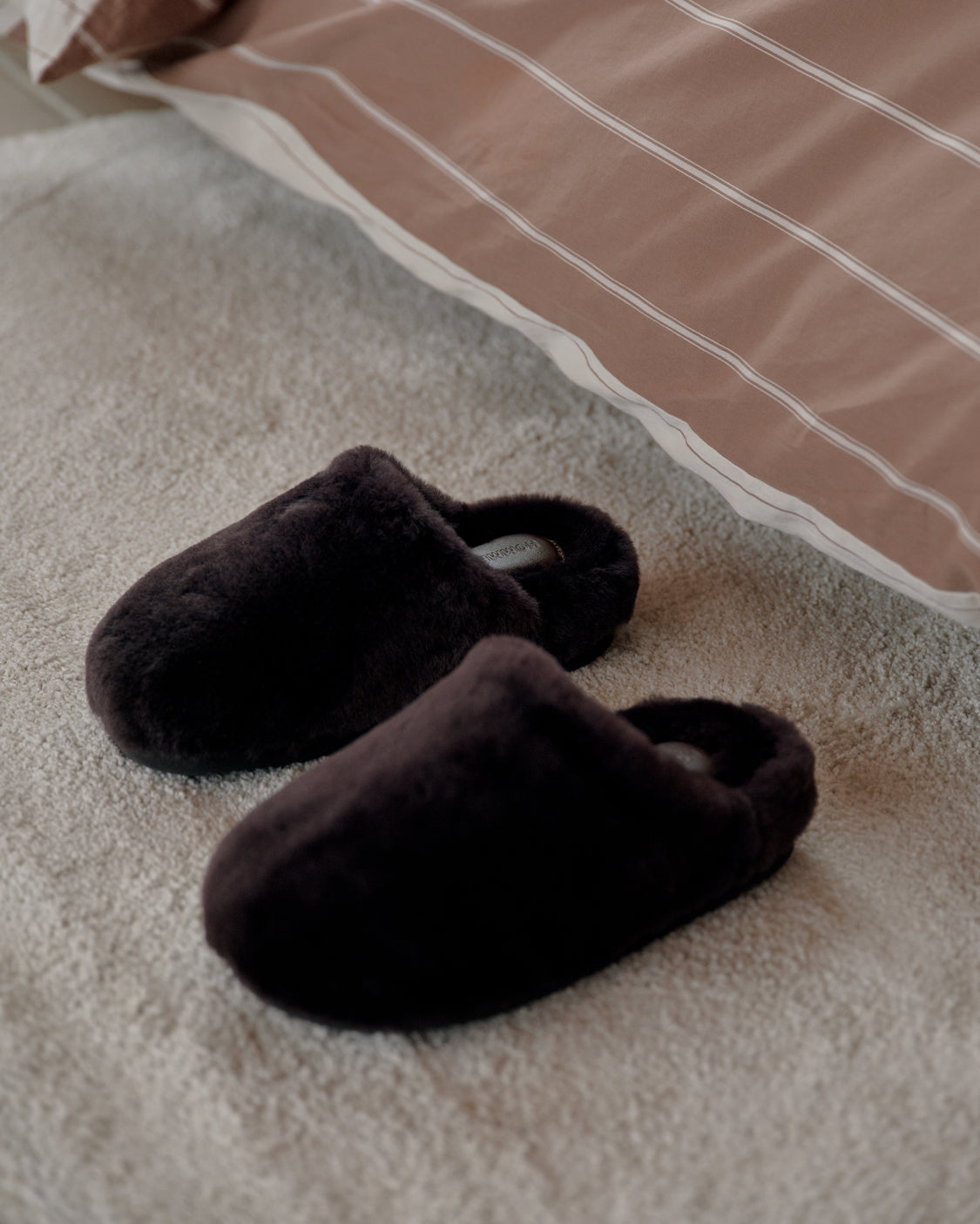Sheepskin Slippers - Chocolate
