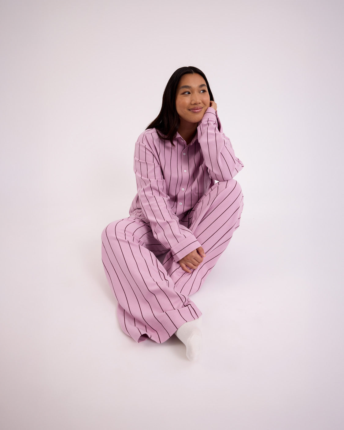 model:Chloe|caption:Chloe wears a size XL|text:#ffffff