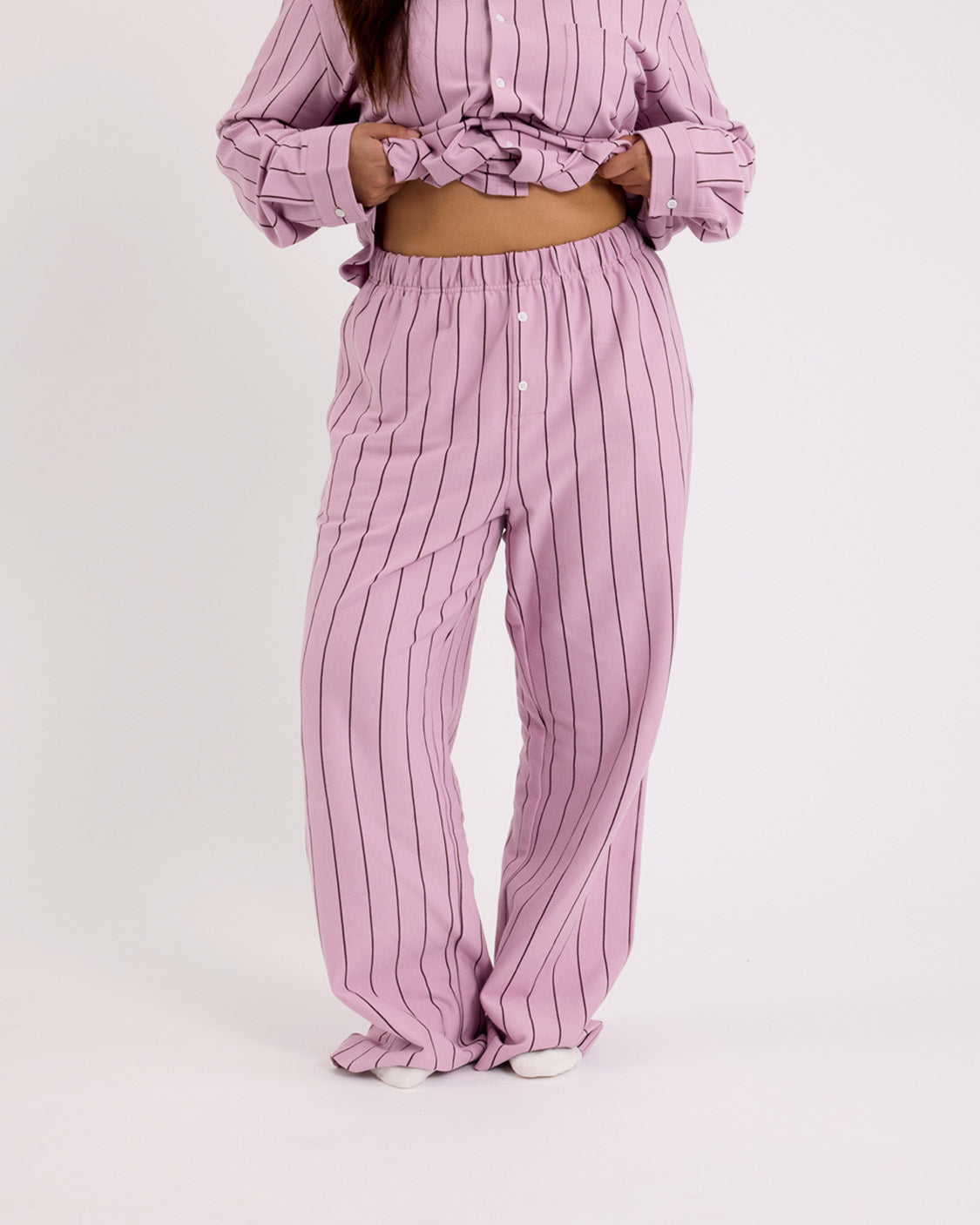 model:Chloe|caption:Chloe wears a size XL|text:#ffffff