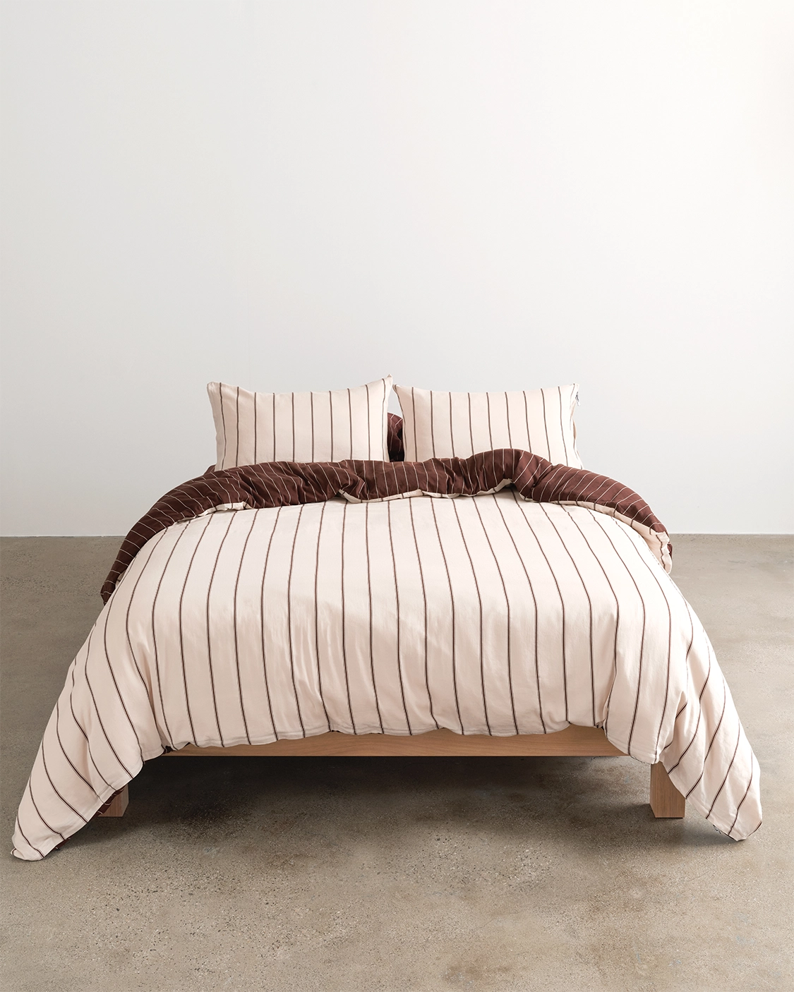 Queen Quilt Cover - Vanilla / Mahogany