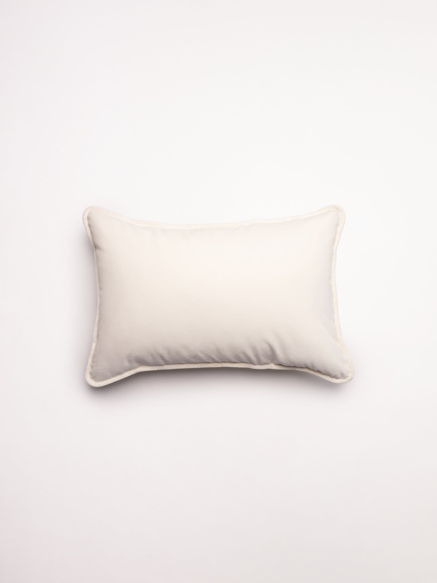Lumbar Velvet - Milkshake